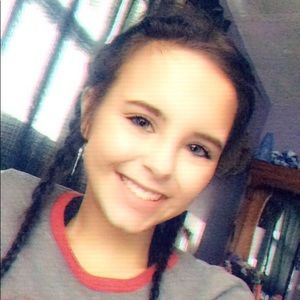 Meet your Posher, Mckenzy